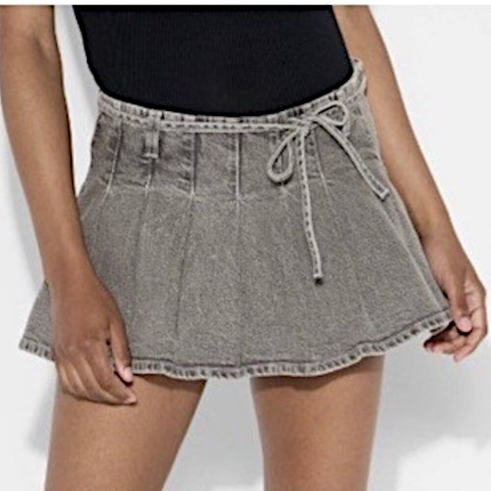 Wild Fable pleated denim mini skort Gray Wash 12 NWT self tie